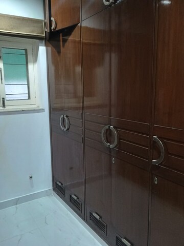 Bathroom in 3 BHK Villa at Unitech Nirvana Country Cedar Crest, Sector 50 – for Rent