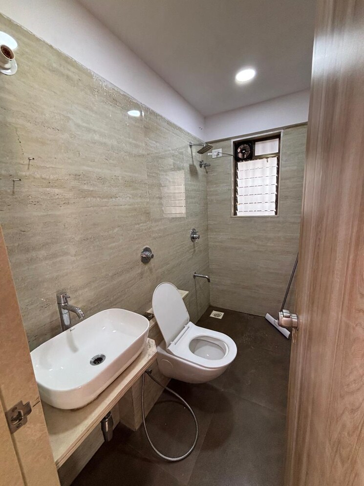 Bathroom, zee-ashtavinayak 2 Bedroom 633 Sq.Ft. Apartment In Andheri West Mumbai 9662926