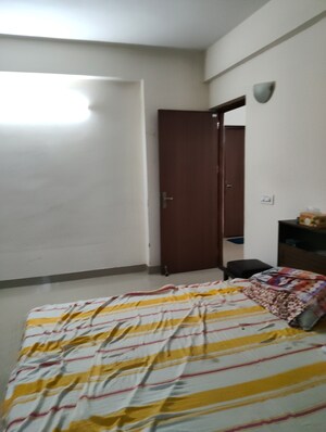 2 BHK Apartment For Rent in Unitech The Residences Sector 33, Sector 33