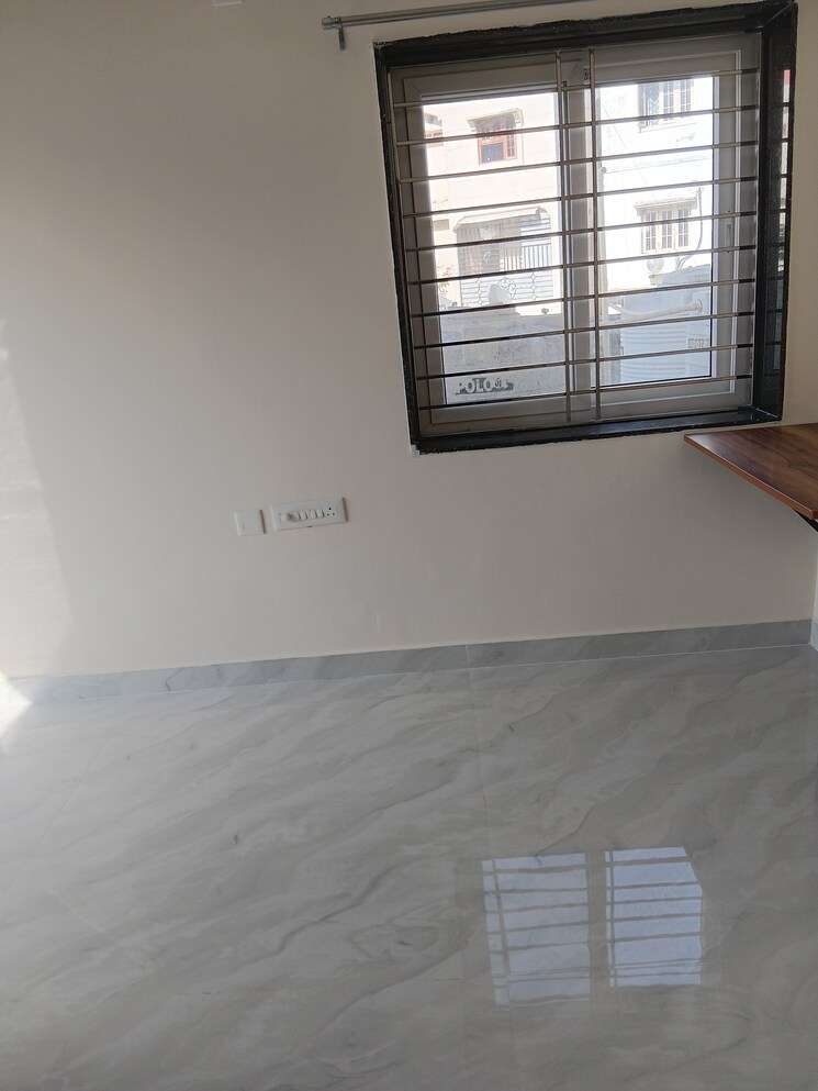 Room, manikonda 3 Bedroom 2000 Sq.Ft. Apartment In Manikonda Hyderabad 9662942
