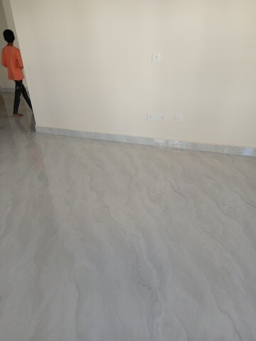 Room in 3 BHK Apartment at Manikonda – for Rent