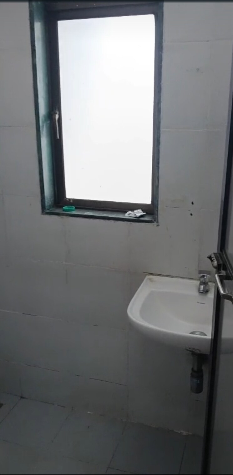 Bathroom, sukh-sagar-chs-tilak-nagar 1 Bedroom 450 Sq.Ft. Apartment In Tilak Nagar Mumbai 9662966