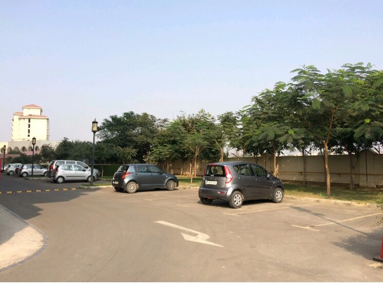  Parking, dlf-new-town-heights-ii 4 Bedroom 3220 Sq.Ft. Villa In Sector 86 Gurgaon 9662943