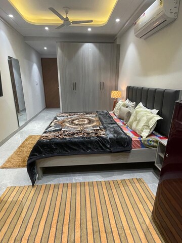 Studio Builder Floor For Rent in Sector 52