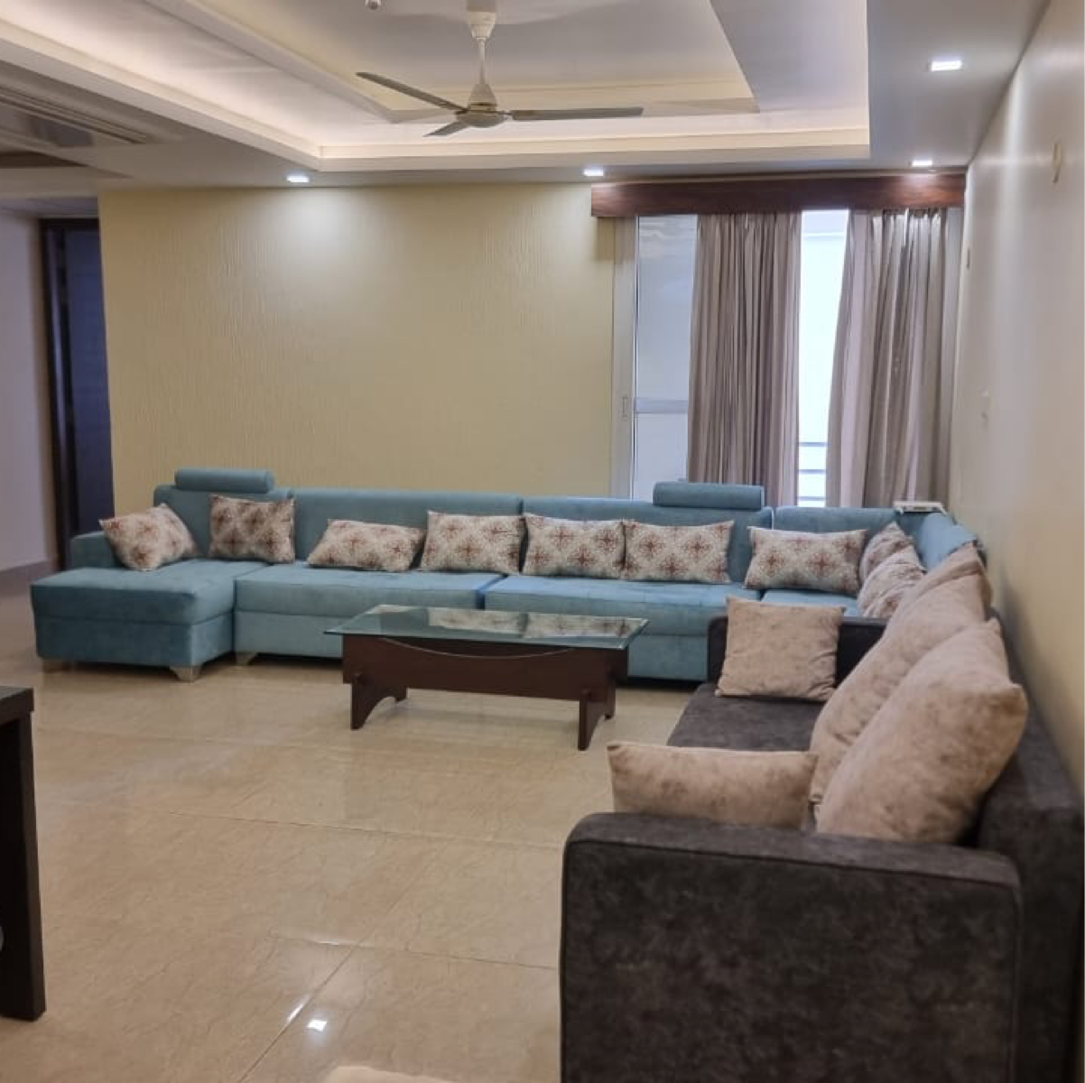 3.5 BHK 2350 Sq.Ft. Apartment in MI Rustle Court