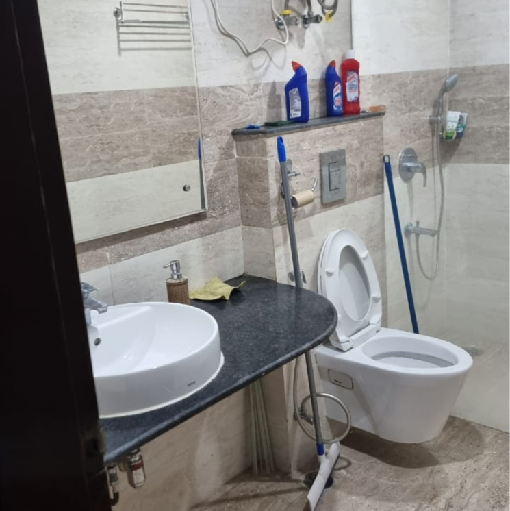 Bathroom, mi-rustle-court 3.5 Bedroom 2350 Sq.Ft. Apartment In Malesemau Lucknow 9662954