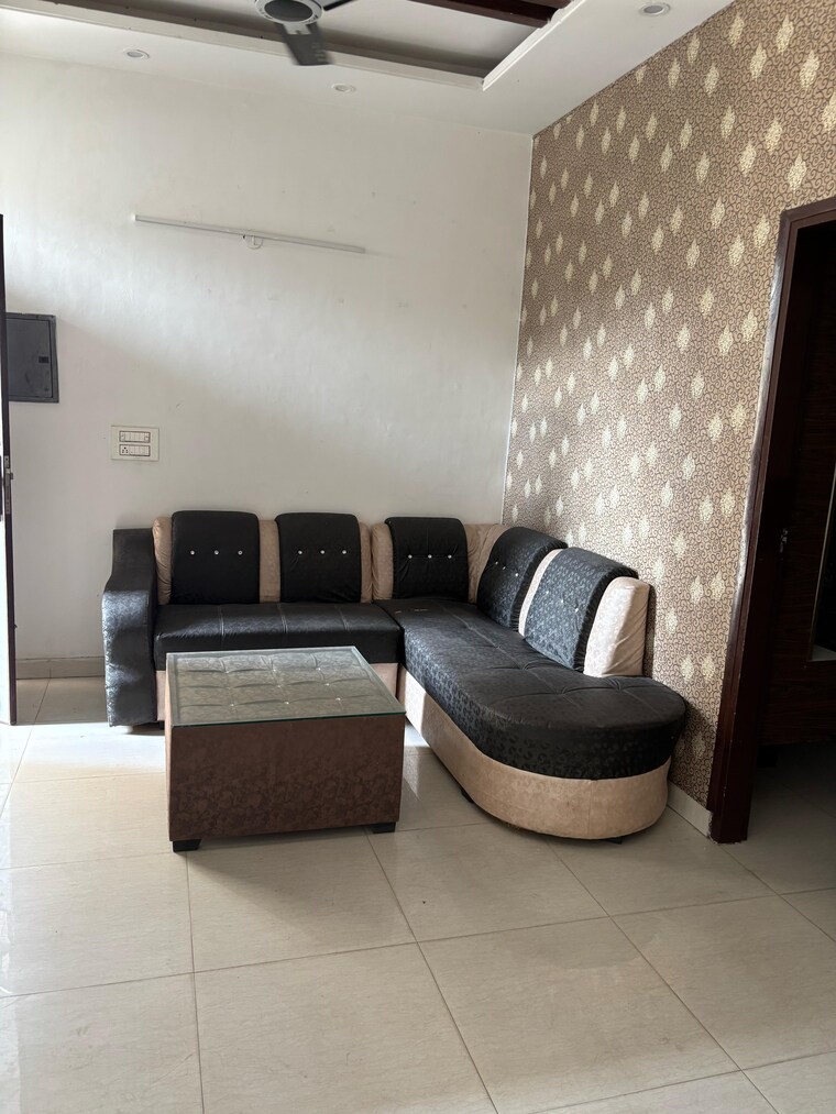 Living Room, lohgarh 2 Bedroom 1650 Sq.Ft. Apartment In Lohgarh Zirakpur 9662965