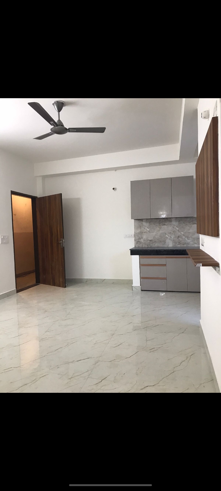 2 BHK + Extra Room Builder Floor For Rent in DLF Atria