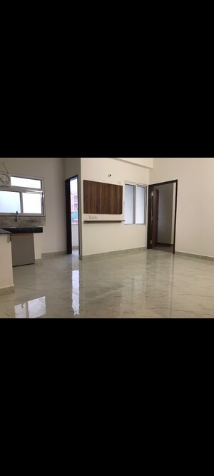 Room in 2 BHK Builder Floor at DLF Atria, Dlf Phase ii – for Rent