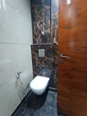 Furnished Amenities in 3 BHK Builder Floor at Paschim Vihar – for Rent