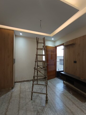 Bedroom in 3 BHK Builder Floor at Paschim Vihar – for Rent
