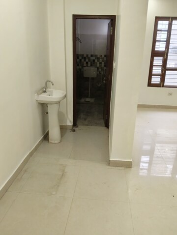 Room in 2 BHK Independent House at Nijampur Malhaur – for Rent