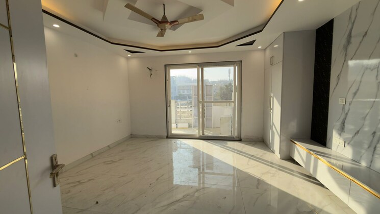 Living Room, parklands 4 Bedroom 501 Sq.Yd. Builder Floor In Sector 85 Faridabad 9663000