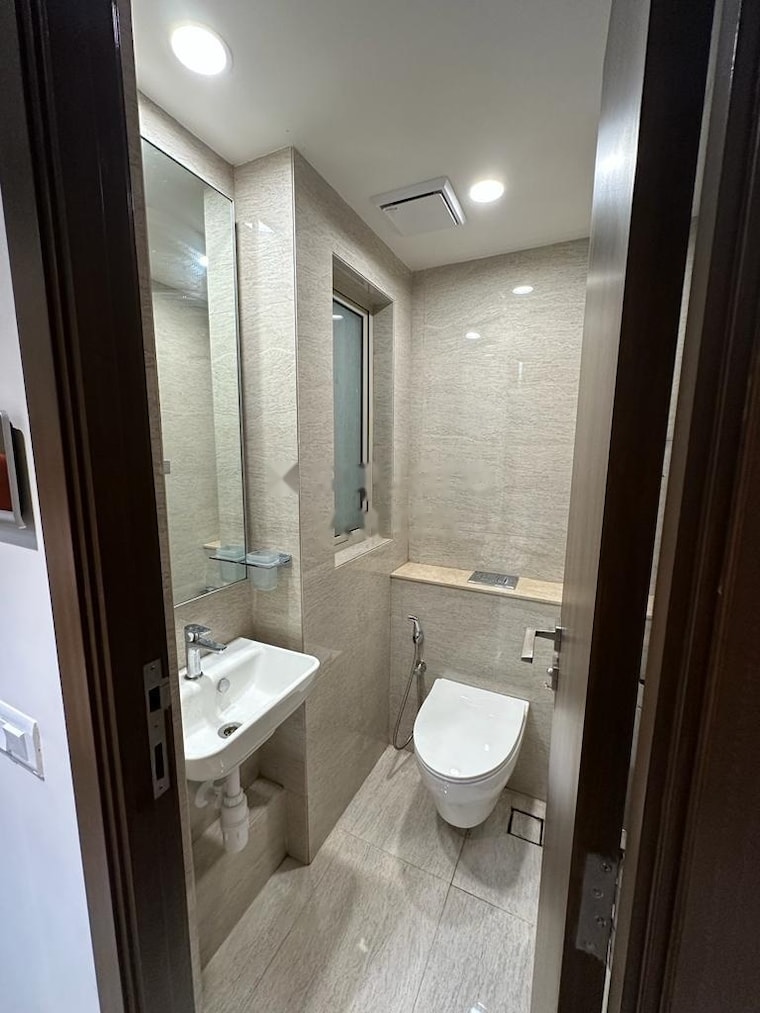 Bathroom, hiranandani-regent-hill 1 Bedroom 382 Sq.Ft. Apartment In Powai Mumbai 9663001