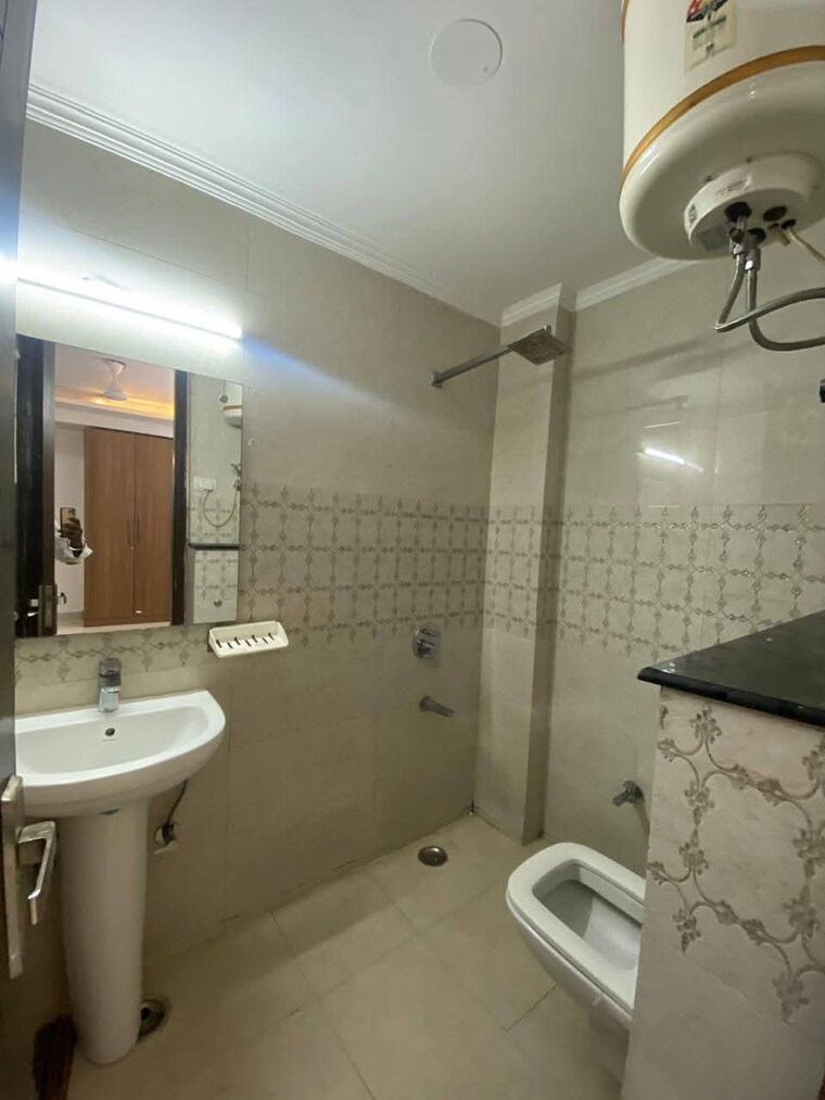 Bathroom, saket 2 Bedroom 1000 Sq.Ft. Builder Floor In Saket Delhi 9663045