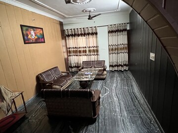 Living Room in 3 BHK Apartment at Sector 9 – for Rent