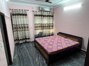 Bedroom in 3 BHK Apartment at Sector 9 – for Rent