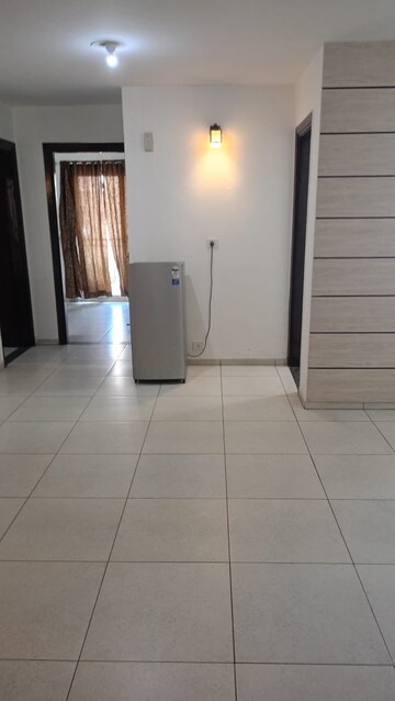 Bathroom in 3 BHK Apartment at Motiaz Royal Citi, Ambala Highway – for Rent