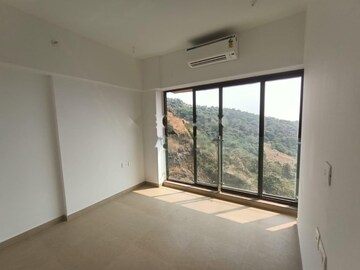 Room in 3 BHK Apartment at Kanakia Silicon Valley, Powai – for Rent