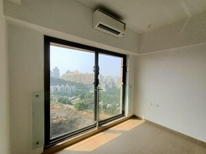 Room in 3 BHK Apartment at Kanakia Silicon Valley, Powai – for Rent