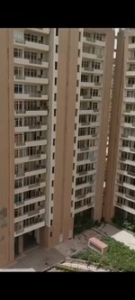 5 BHK + Servant Room 4950 Sq.Ft. Apartment in SS The Leaf