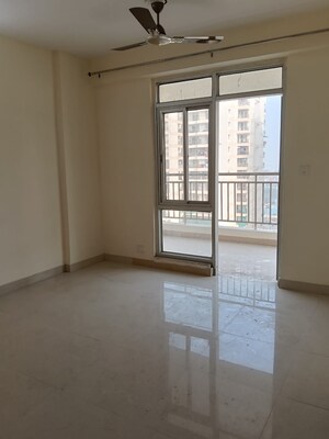 Room in 3 BHK Apartment at Sector 19b Dwarka – for Rent