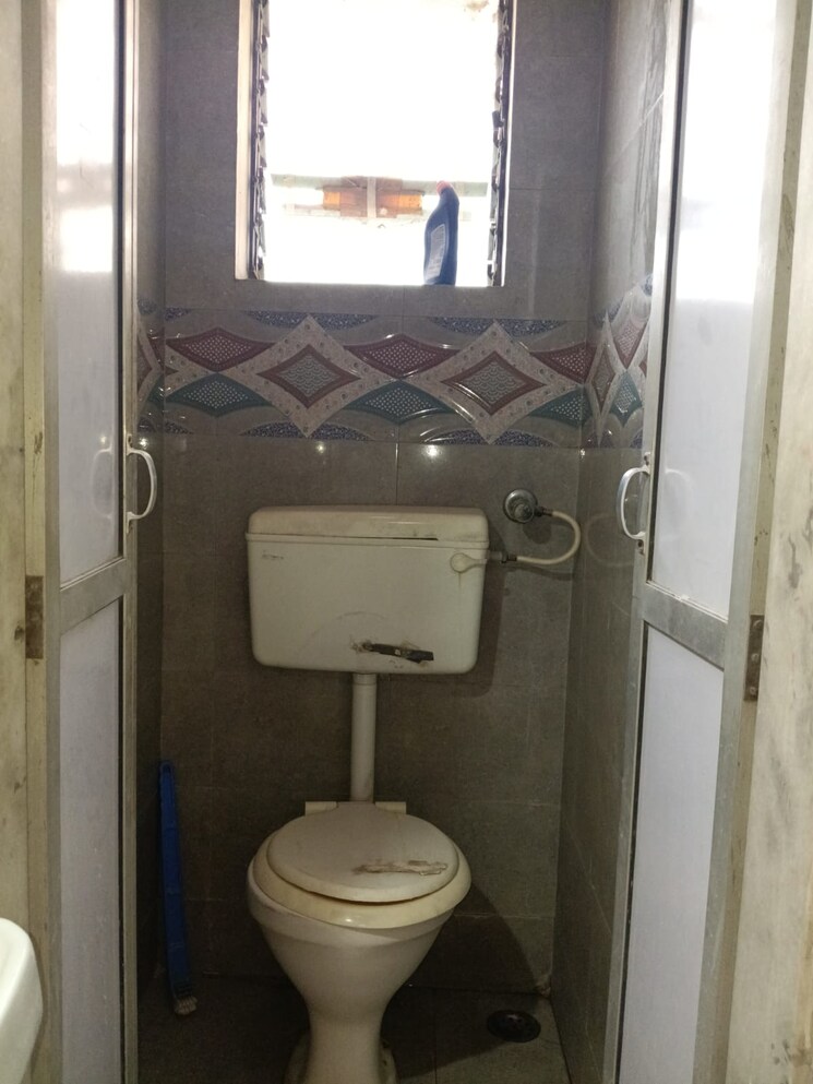 Bathroom, tarun bharat 1 Bedroom 450 Sq.Ft. Apartment In Tarun Bharat Mumbai 9663104