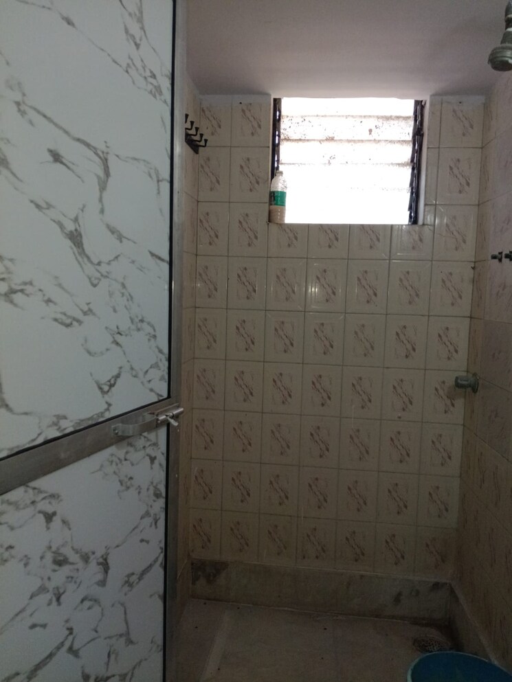 Bathroom, tarun bharat 1 Bedroom 450 Sq.Ft. Apartment In Tarun Bharat Mumbai 9663104