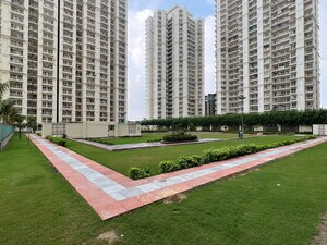 2.5 BHK Apartment For Rent in Mahagun Mantra I, Sector 10 Greater Noida