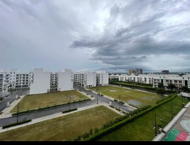 Swimming Pool, central-park-flower-valley-aqua-front-towers 4 Bedroom 2570 Sq.Ft. Apartment In Sohna Sector 33 Gurgaon 9663124