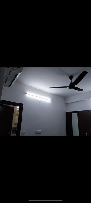 Room in 2 BHK Builder Floor at Sukh Residency, Sector 17 – for Rent