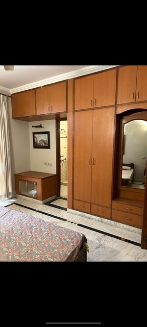 Building Lobby in 3 BHK Builder Floor at DLF Atria, Dlf Phase ii – for Rent