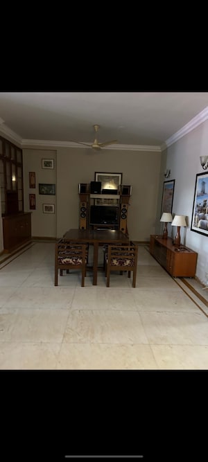 Living Room in 3 BHK Builder Floor at DLF Atria, Dlf Phase ii – for Rent