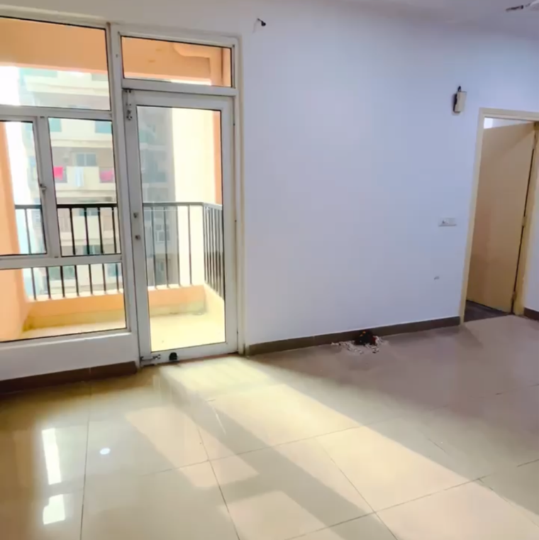 Room, gaur-city-2-12th-avenue 2.5 Bedroom 635 Sq.Ft. Apartment In Sector 16c Greater Noida Greater Noida 9663192