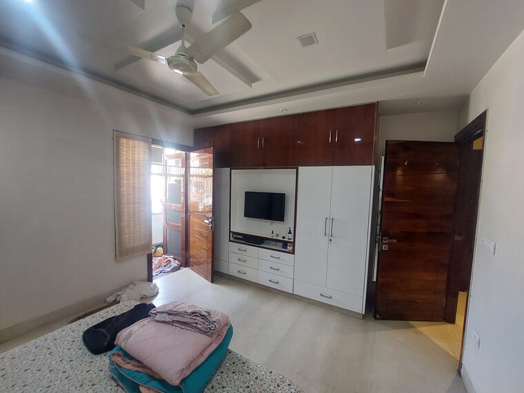 Master Bedroom, mahendru enclave 3 Bedroom 1800 Sq.Ft. Builder Floor In Mahendru Enclave Delhi 9663260