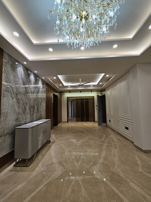 Building Lobby in 3 BHK Builder Floor at Sushant Lok 2, Sector 57 – for Sale