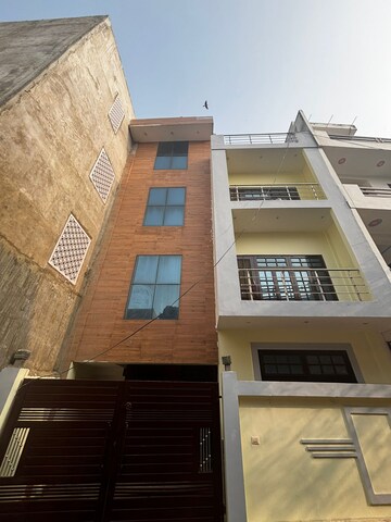 6+ BHK Independent House For Rent in Chinhat