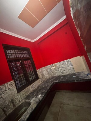 Bedroom in 6+ BHK Independent House at Chinhat – for Rent