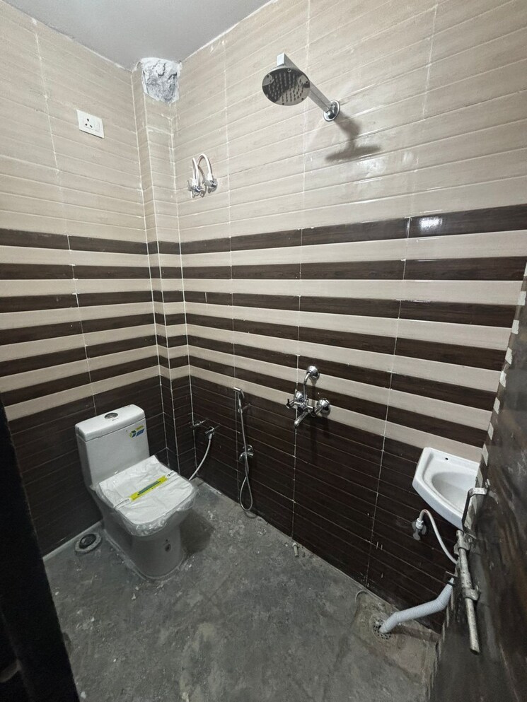 undefined, chinhat 6+ Bedroom 6000 Sq.Ft. Independent House In Chinhat Lucknow 9663218