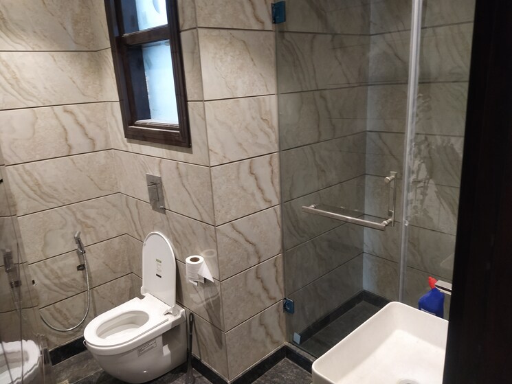 Attached Bathroom, mahendru enclave 3 Bedroom 1800 Sq.Ft. Builder Floor In Mahendru Enclave Delhi 9663260
