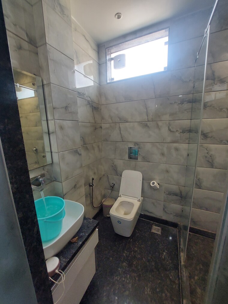 Bathroom, mahendru enclave 3 Bedroom 1800 Sq.Ft. Builder Floor In Mahendru Enclave Delhi 9663260