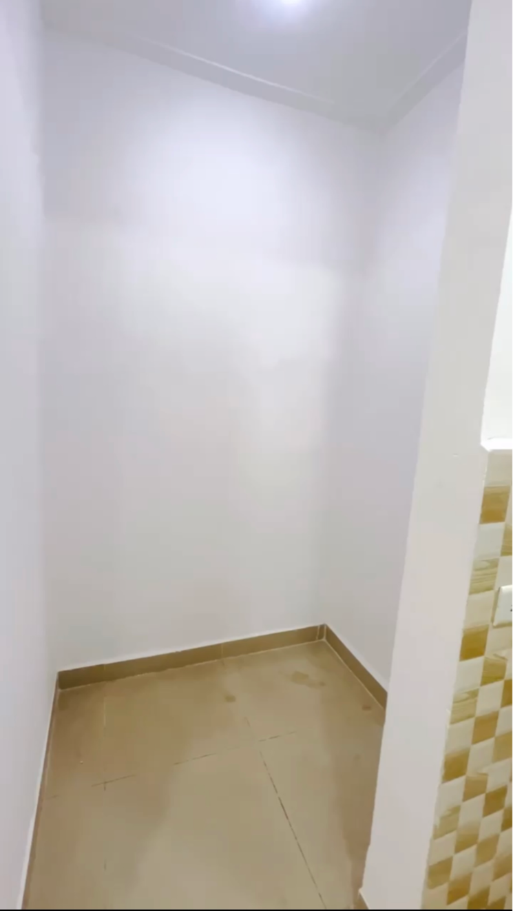 Room, gaur-city-2-12th-avenue 2.5 Bedroom 635 Sq.Ft. Apartment In Sector 16c Greater Noida Greater Noida 9663214