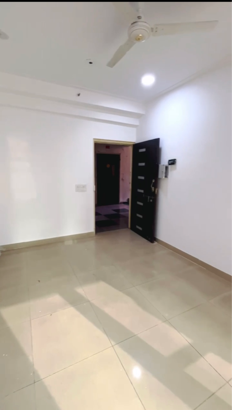 Room, gaur-city-2-12th-avenue 2.5 Bedroom 635 Sq.Ft. Apartment In Sector 16c Greater Noida Greater Noida 9663214