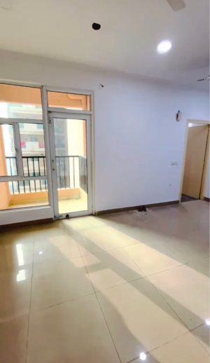 Room in 2.5 BHK Apartment at Gaur City 2 - 12th Avenue, Sector 16c Greater Noida – for Sale
