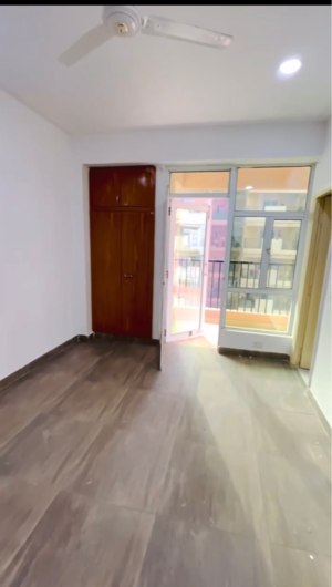 Room in 2.5 BHK Apartment at Gaur City 2 - 12th Avenue, Sector 16c Greater Noida – for Sale