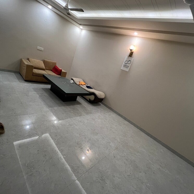 undefined, kishangarh 3 Bedroom 135 Sq.Yd. Builder Floor In Kishangarh Delhi 9663256