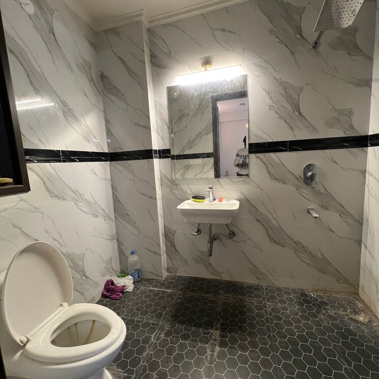 Bathroom, kishangarh 3 Bedroom 135 Sq.Yd. Builder Floor In Kishangarh Delhi 9663256