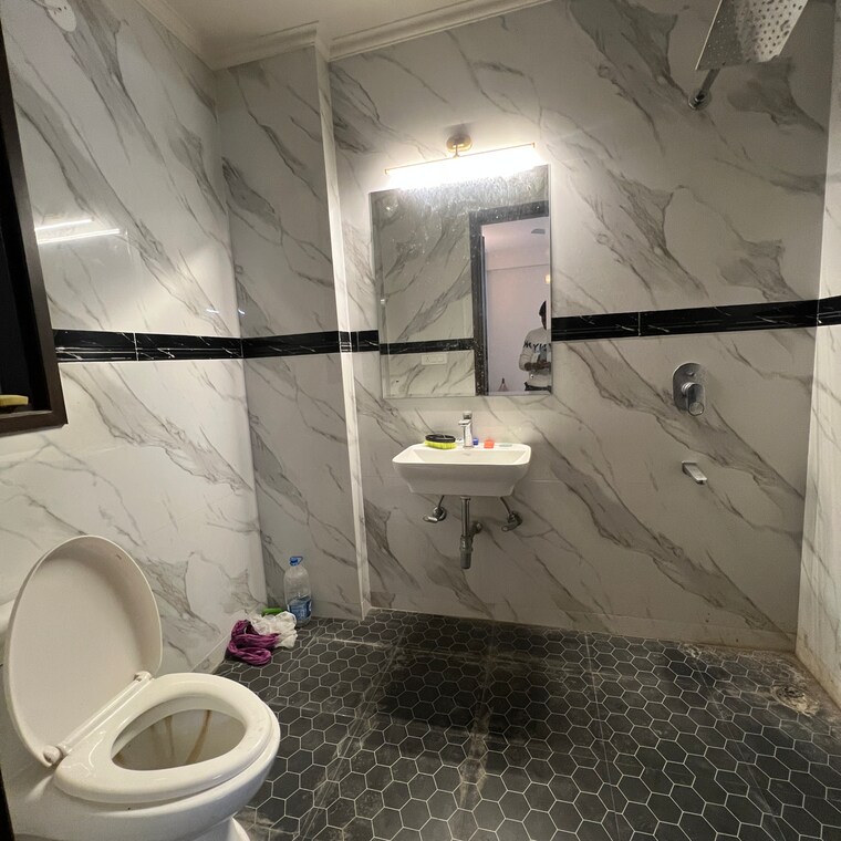 Bathroom, kishangarh 3 Bedroom 135 Sq.Yd. Builder Floor In Kishangarh Delhi 9663256