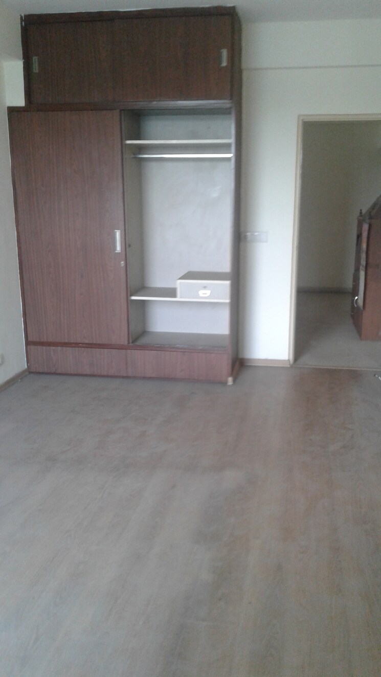 Room, dlf-summit-plaza 4 Bedroom 3400 Sq.Ft. Apartment In Sector 54 Gurgaon 9663237