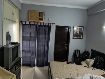 Bedroom in 3 BHK Apartment at Shipra Sun Tower, Shipra Suncity – for Sale